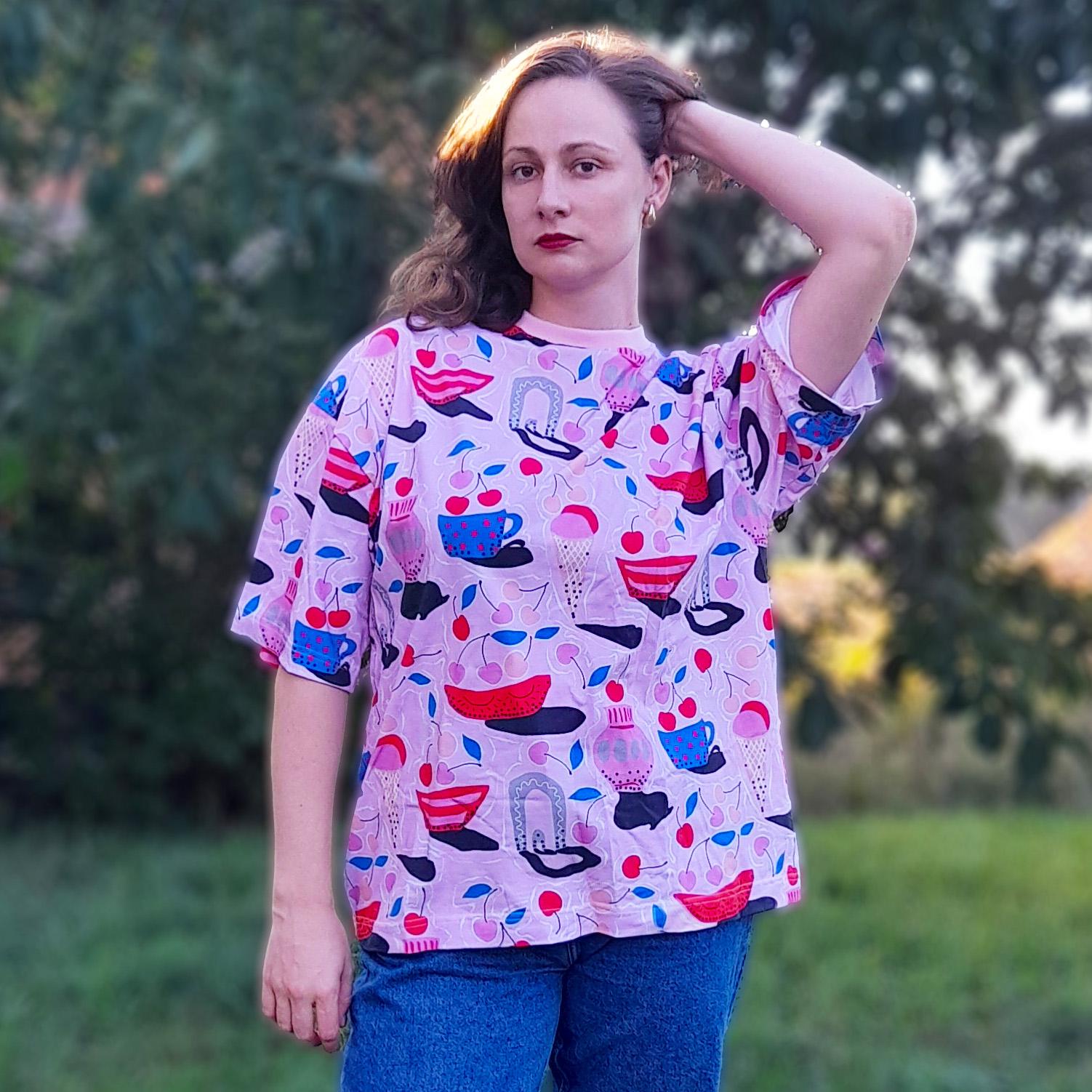 Cherry Delight Oversize Unisex Boxy Fit Triko